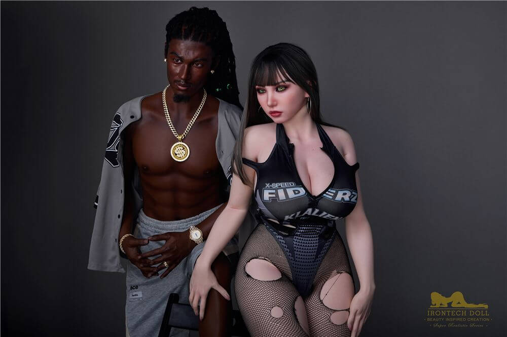 Maenliche Sexpuppe Black