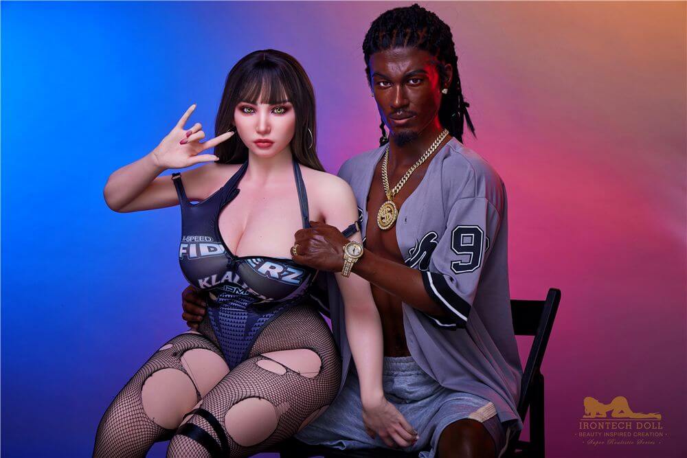 Maenliche Sexpuppe Black