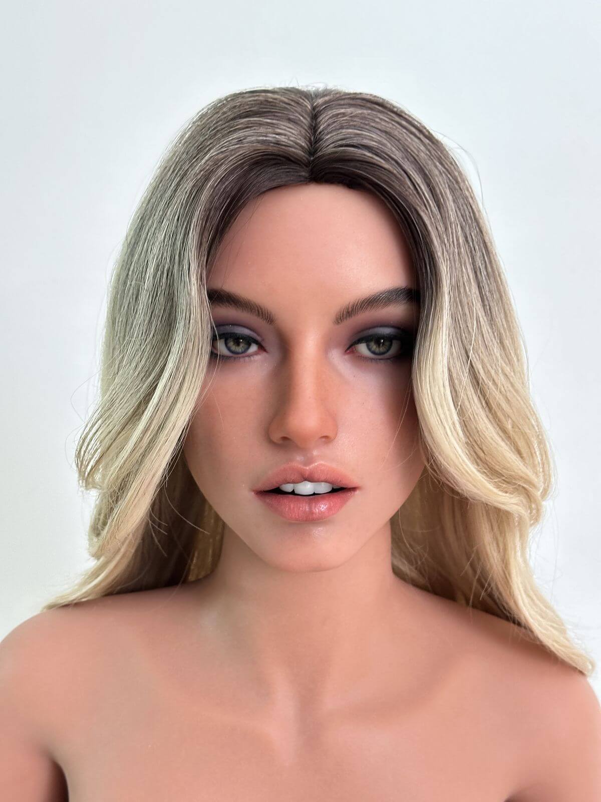 Sexpuppe Corliss - Sofort lieferbar