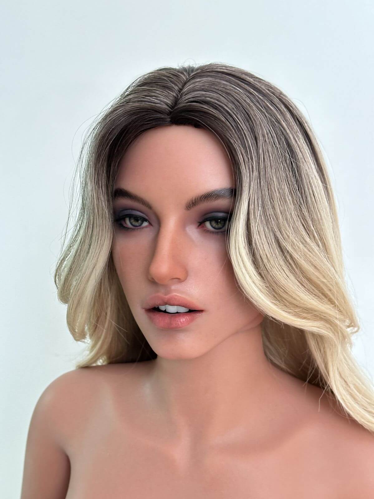 Sexpuppe Corliss - Sofort lieferbar
