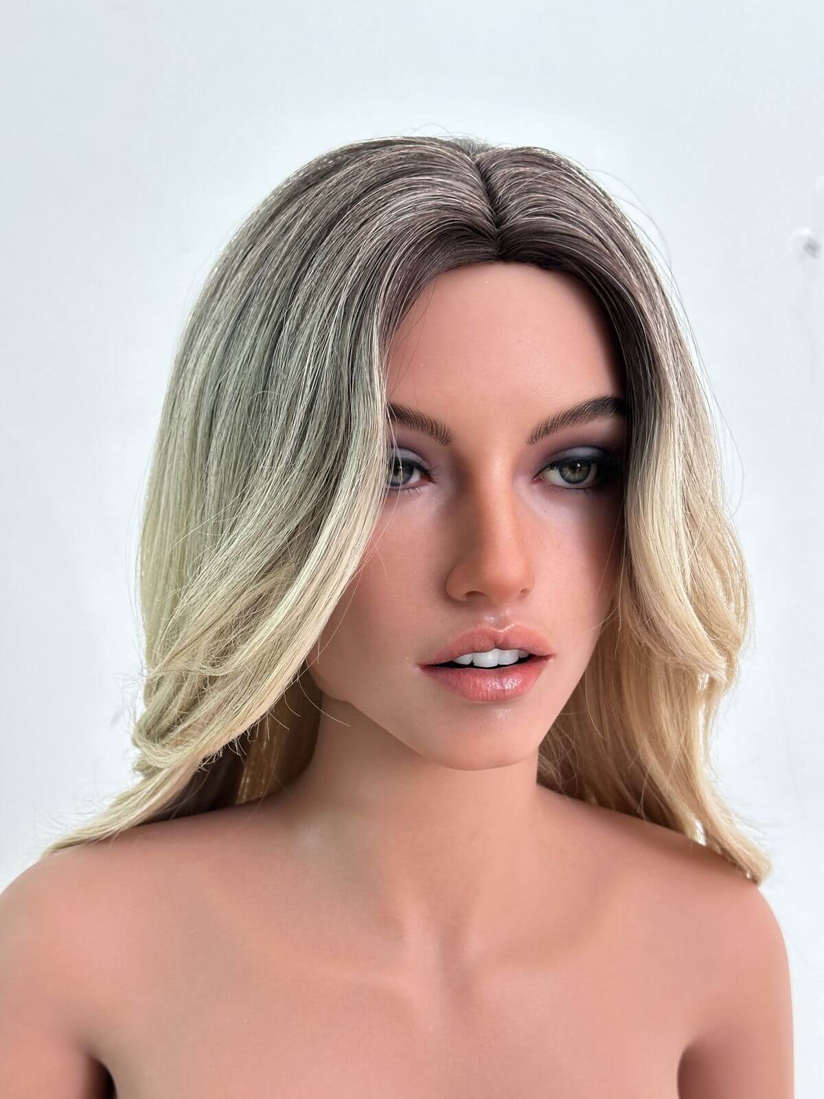 Sexpuppe Corliss - Sofort lieferbar