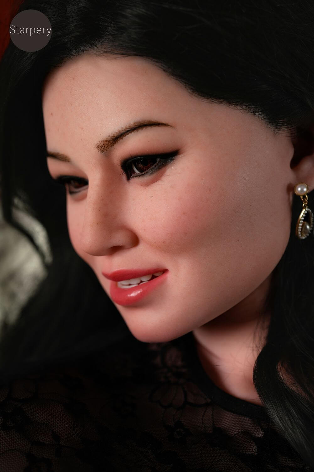Sexpuppe Lucy Luo
