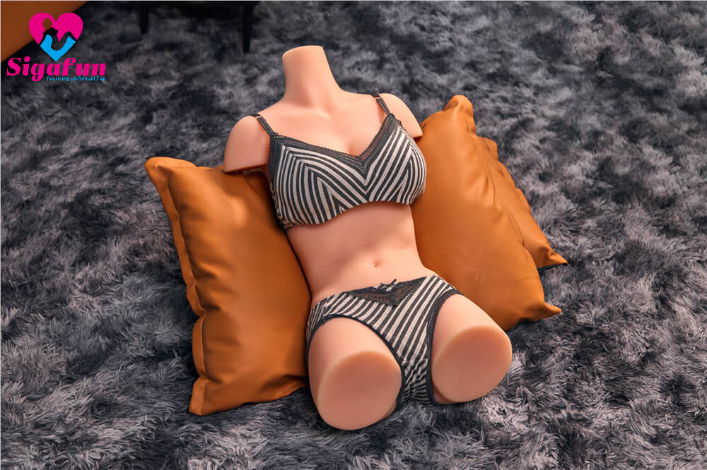Sex Torso Akiko