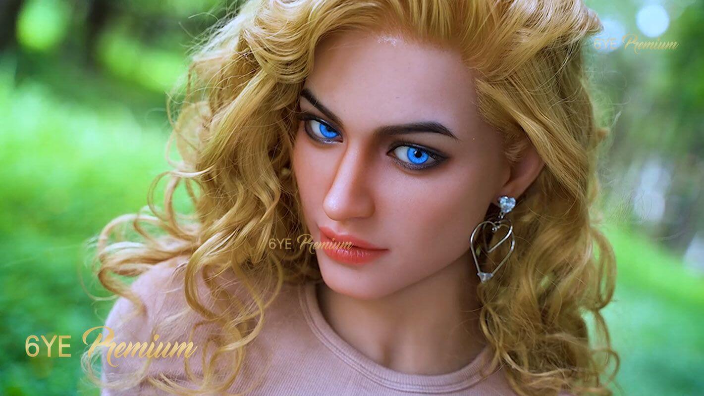 Hybrid Sexpuppe Celina