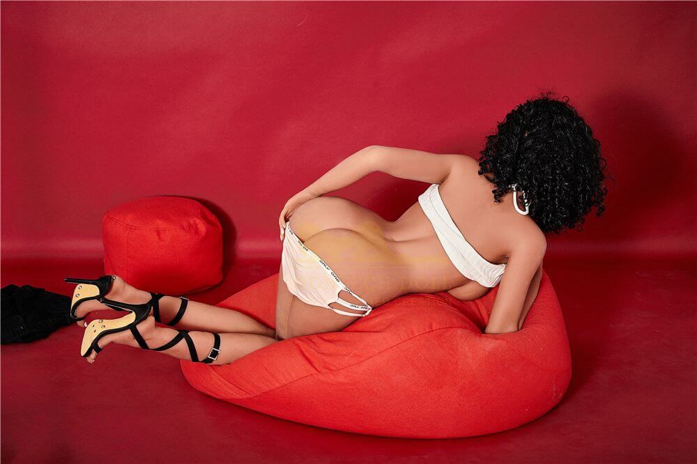 Sexpuppe Edwine