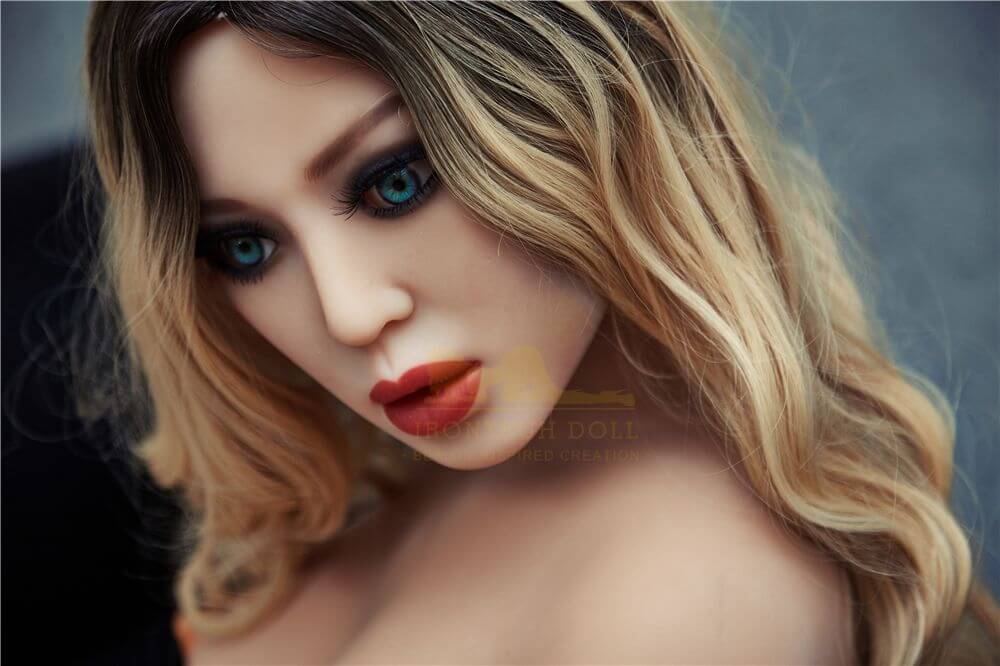 Sexpuppe Ephraima