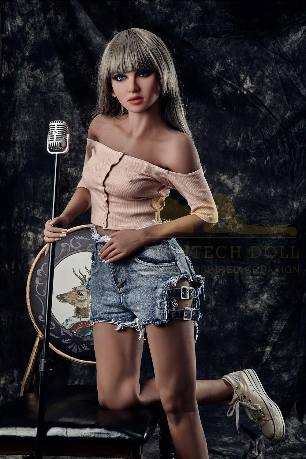 Sexpuppe Lora
