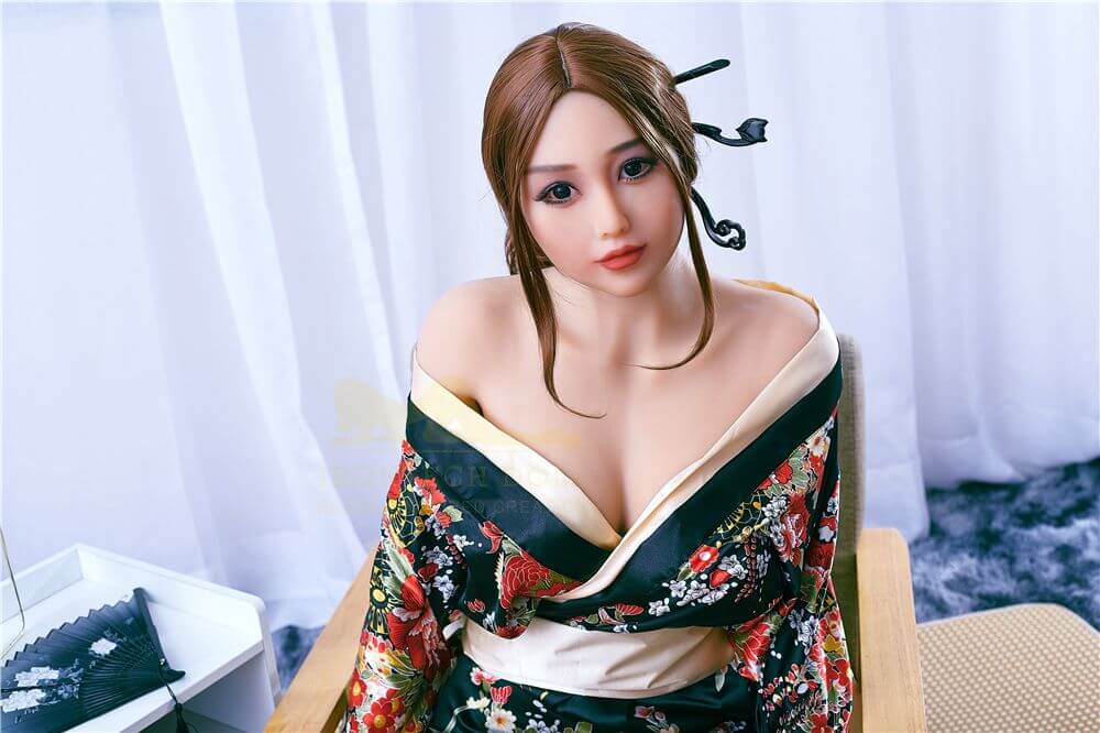 Sexpuppe Saya