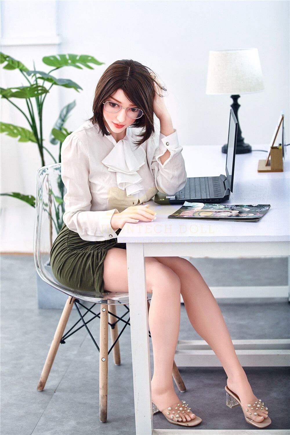Sexpuppe Mika 4