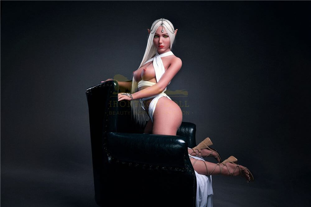 Sexpuppe Scarlett Elf 2