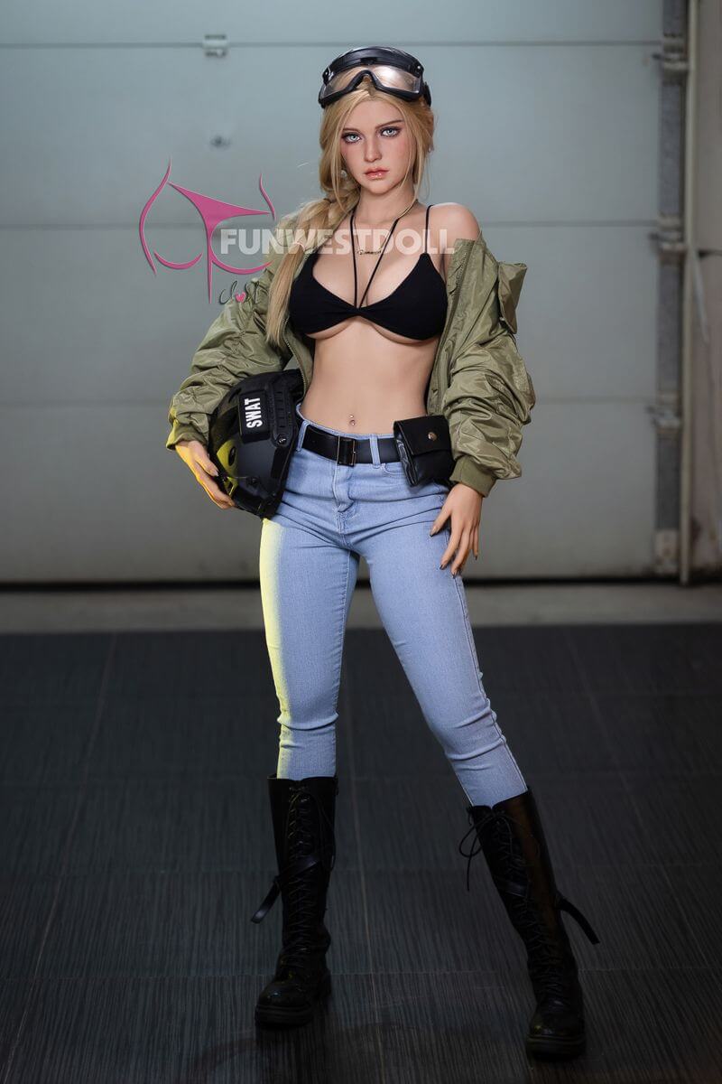 Sexpuppe Bella 2