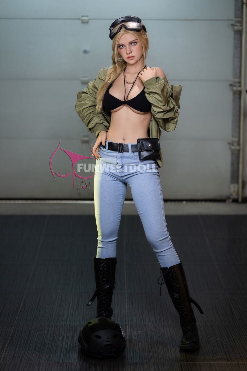 Sexpuppe Bella 2