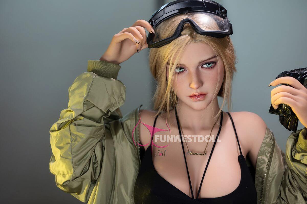 Sexpuppe Bella 2