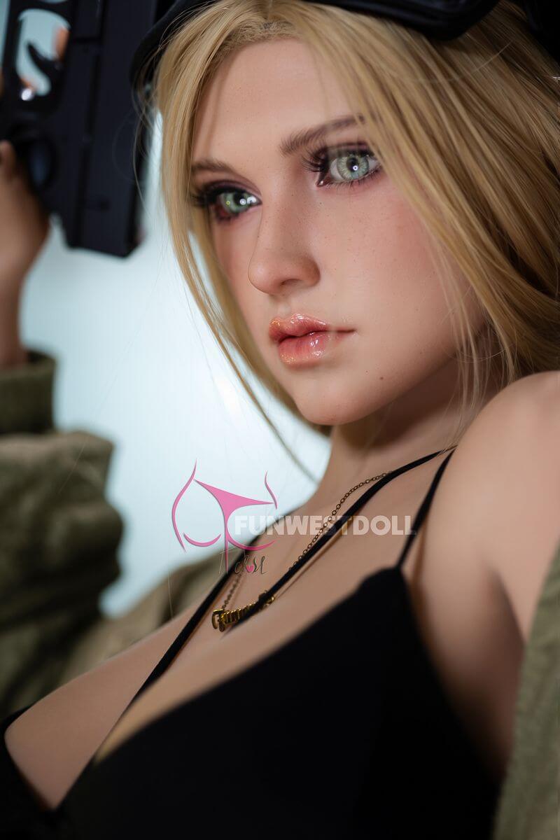 Sexpuppe Bella 2