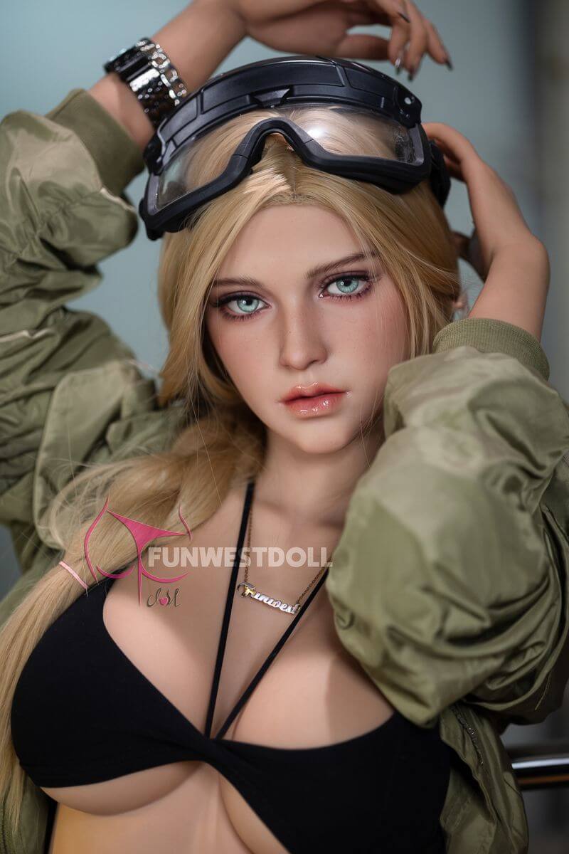 Sexpuppe Bella 2