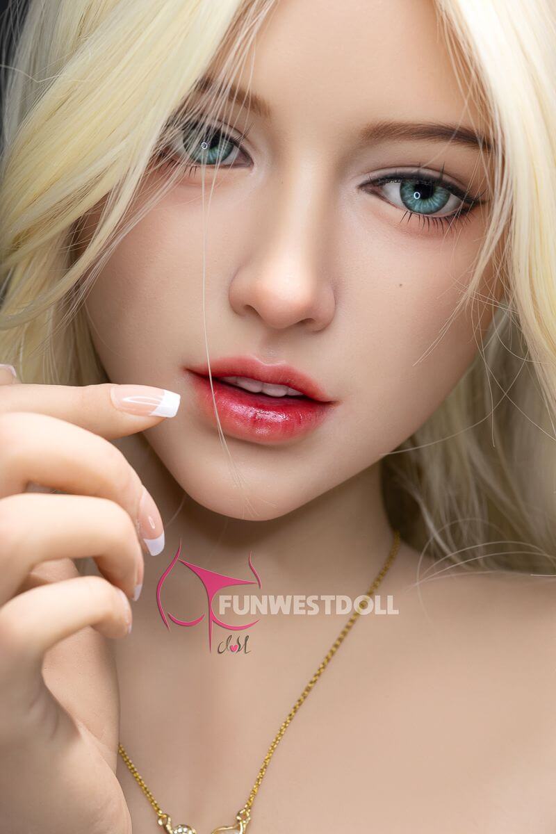 Sexpuppe Chloe 4